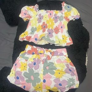 Two piece set for girls, size 4T Wonder Nation short and shirt multicolor